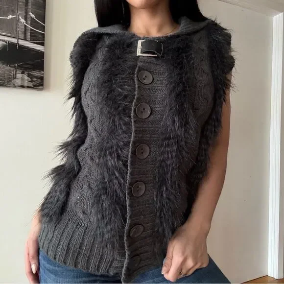 Y2K Grey Knit faux fur trim sleeveless cadigan vest - Picture 4 of 8